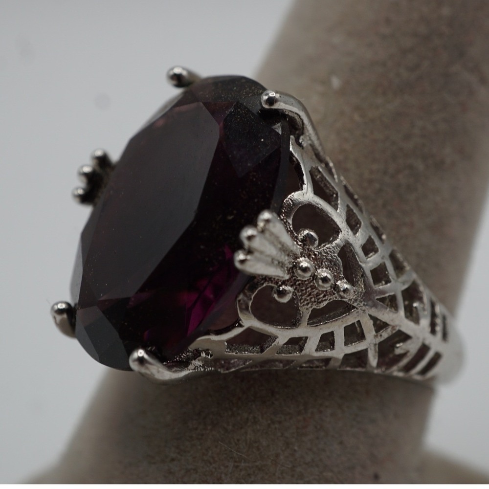 Sterling Silver .925 Purple Oval Gemstone Filigree Cocktail Ring Size 9 4.82g